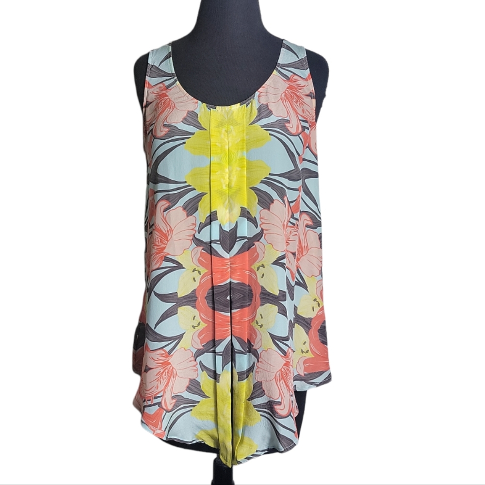 Addison scoop neck sleeveless floral silk top size medium